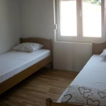 Apartment Gemuetliche Auf Vir
