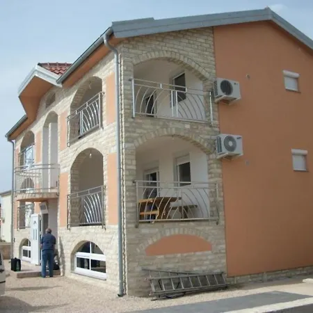 Gemuetliche Auf Apartment